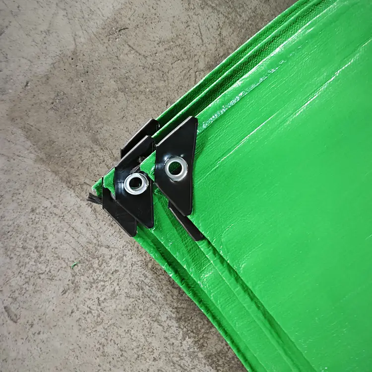 Féar Glas 300 GSM Maighdean PE Tarpaulin